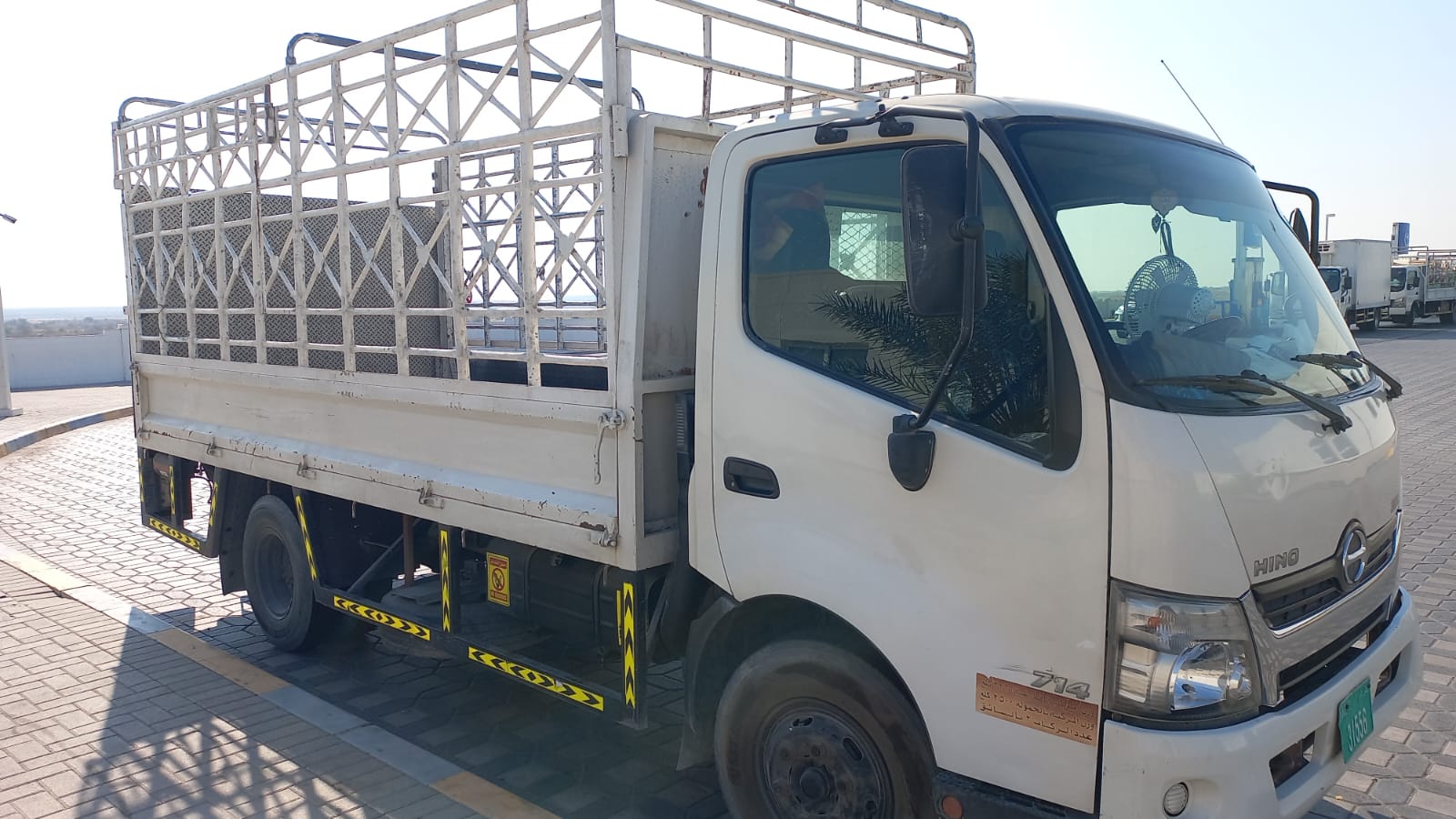 1 ton pickup rental in Dubai with driver - Cargo Hub
